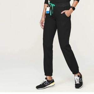 Tari Skinny jogger scrub pants